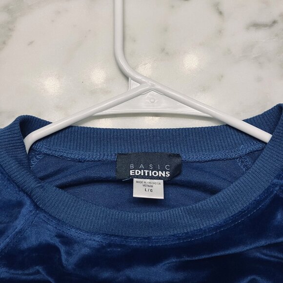 NWOT Basic Editions Dark Blue Buttery Soft Top Large - Picture 2 of 6